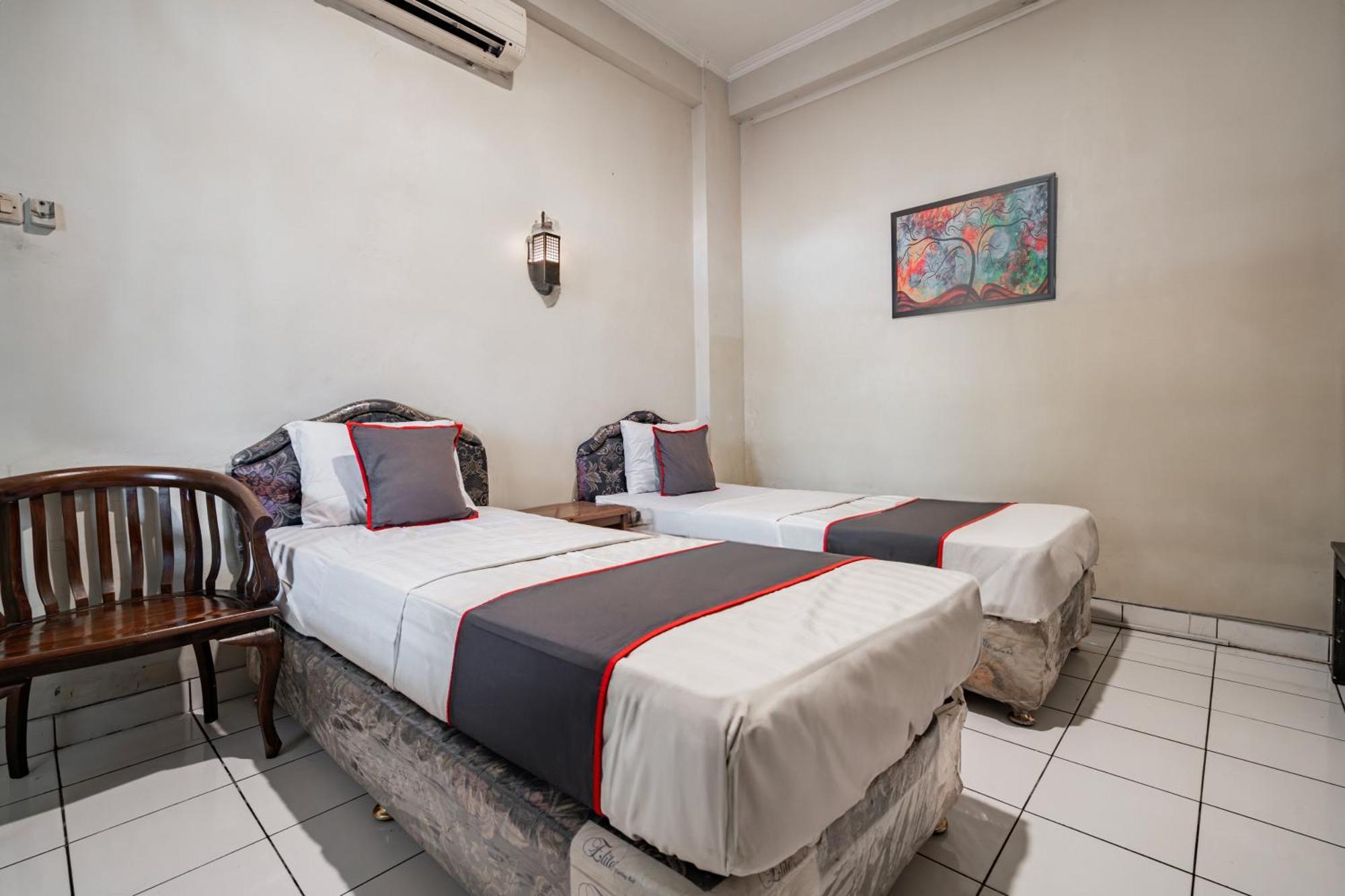 Collection O Hotel Sanira Μπαντούνγκ Εξωτερικό φωτογραφία