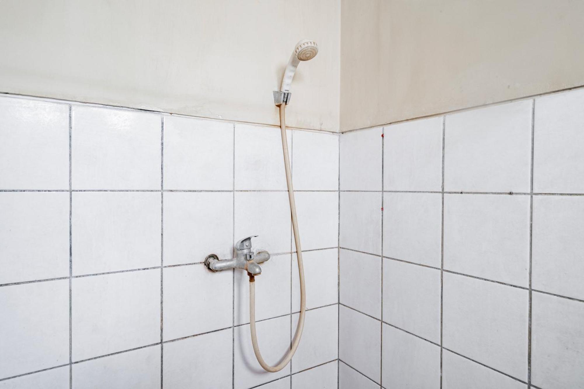 Collection O Hotel Sanira Μπαντούνγκ Εξωτερικό φωτογραφία