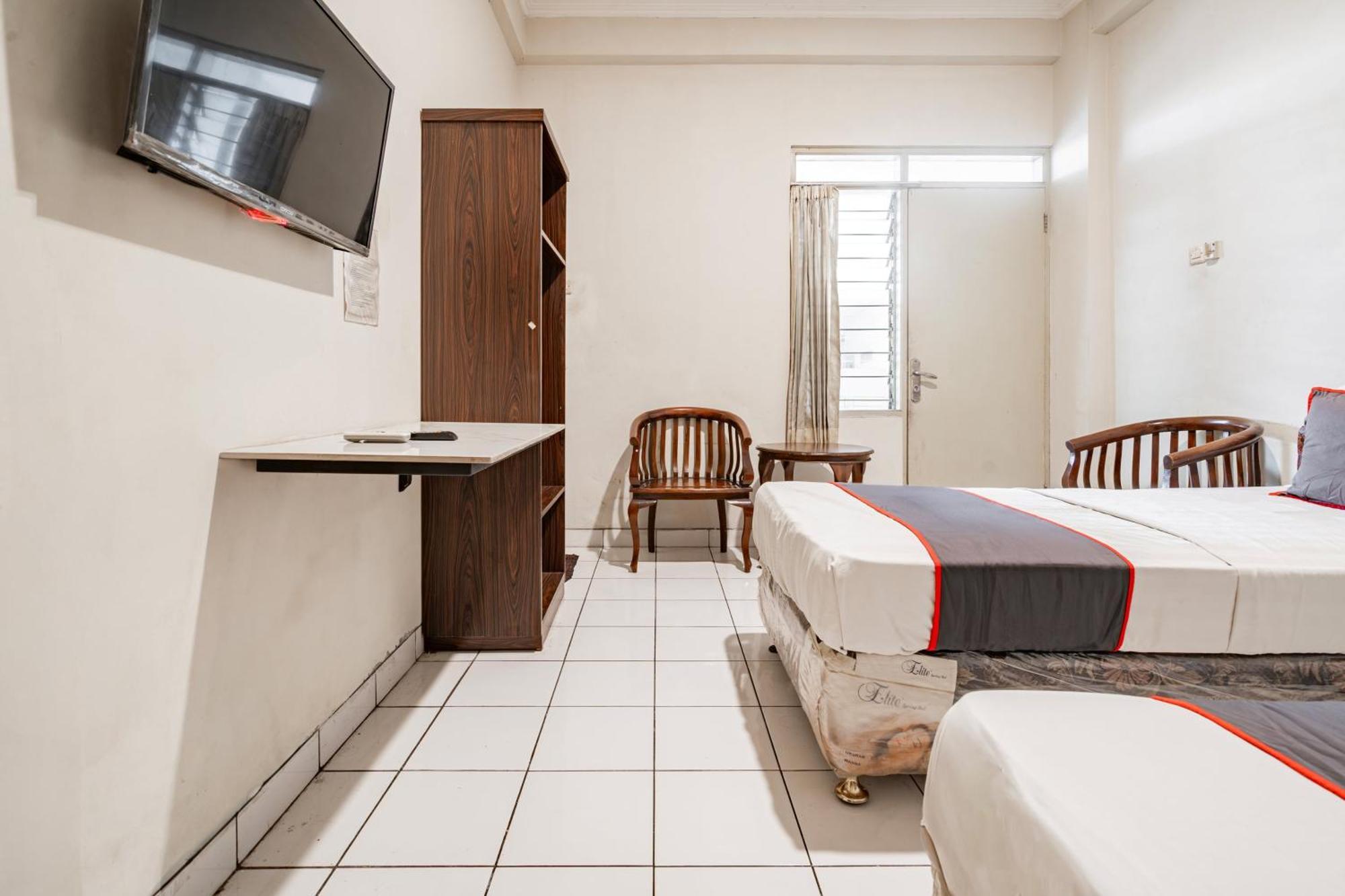 Collection O Hotel Sanira Μπαντούνγκ Εξωτερικό φωτογραφία