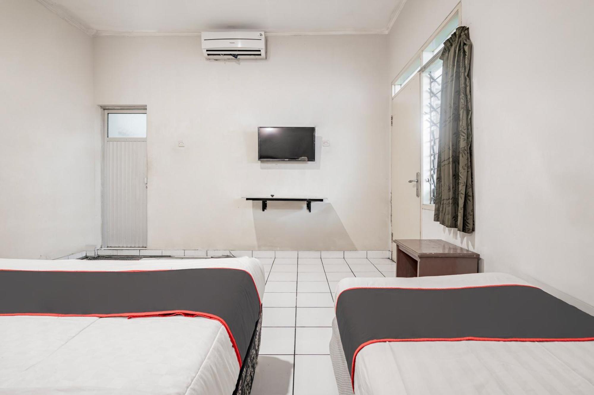 Collection O Hotel Sanira Μπαντούνγκ Εξωτερικό φωτογραφία